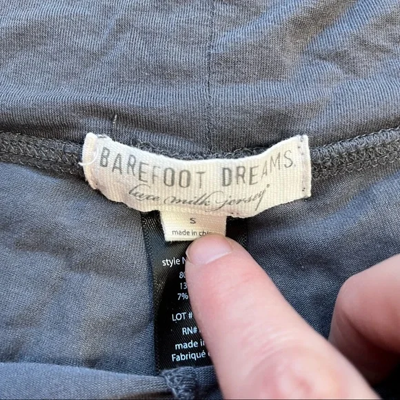 Barefoot Dreams Luxe Milk Jersey Namaste Lounge Pajama Set Size Small Carbon - Picture 9 of 13